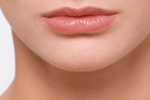 性格命运如何详细解析:女人嘴唇上厚下薄命运