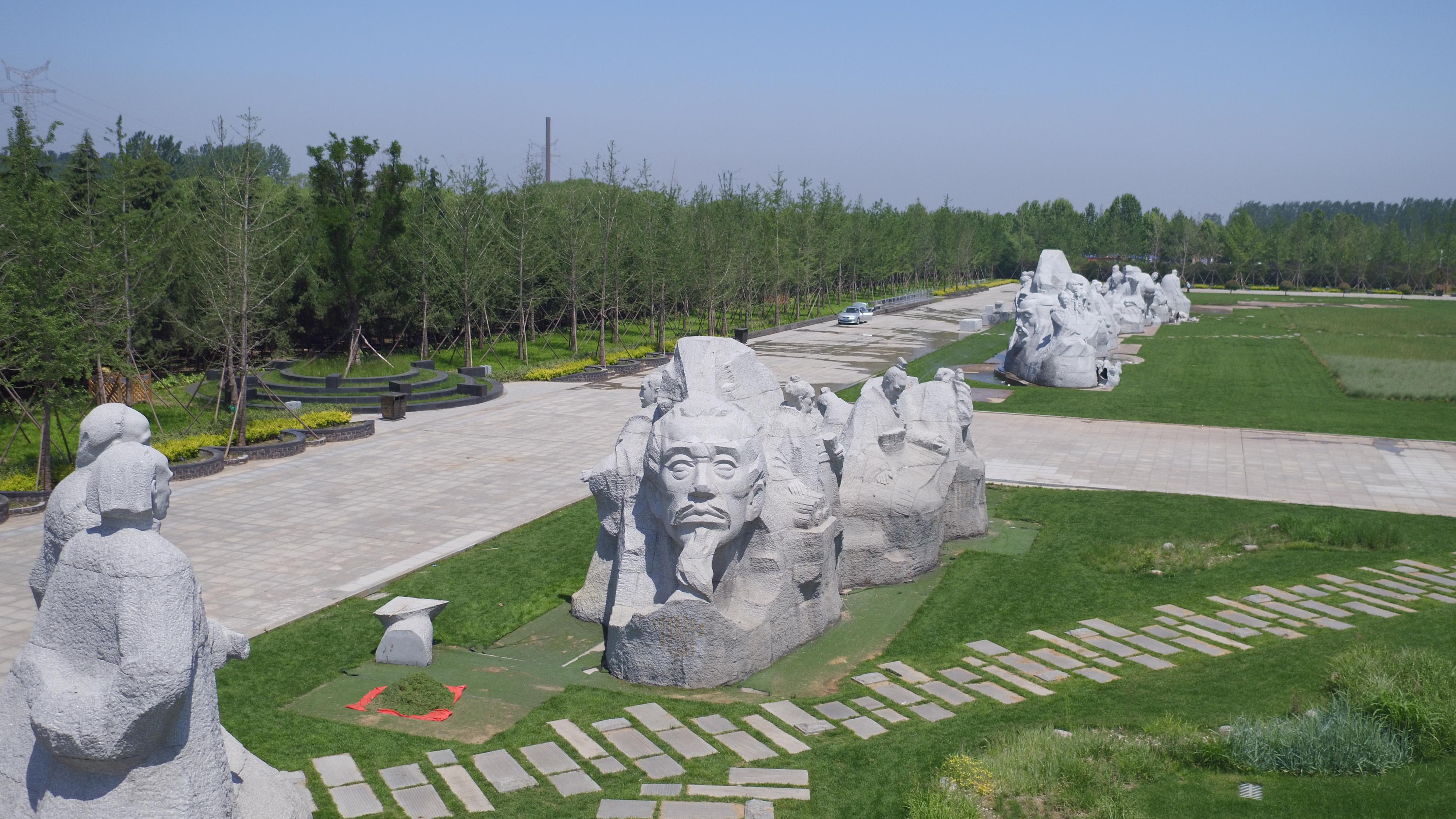 郑州黄河生态旅游风景区：百位中华历史名人像群雕的背后故事